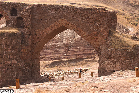 «گاومیشان»؛ حیرت‌انگیزترین پل تاریخی غرب کشور